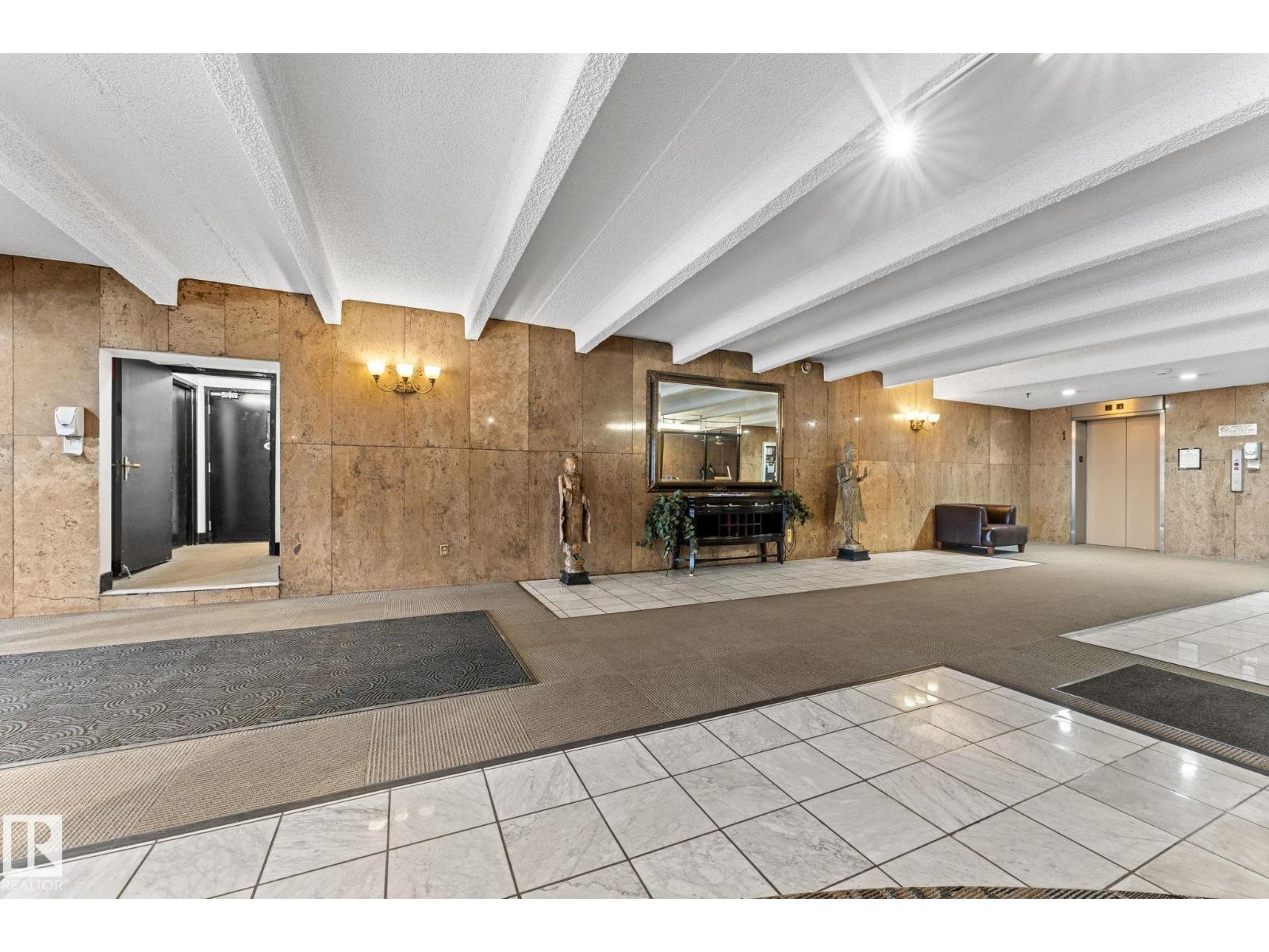 #1911 9918 101 ST NW, Edmonton