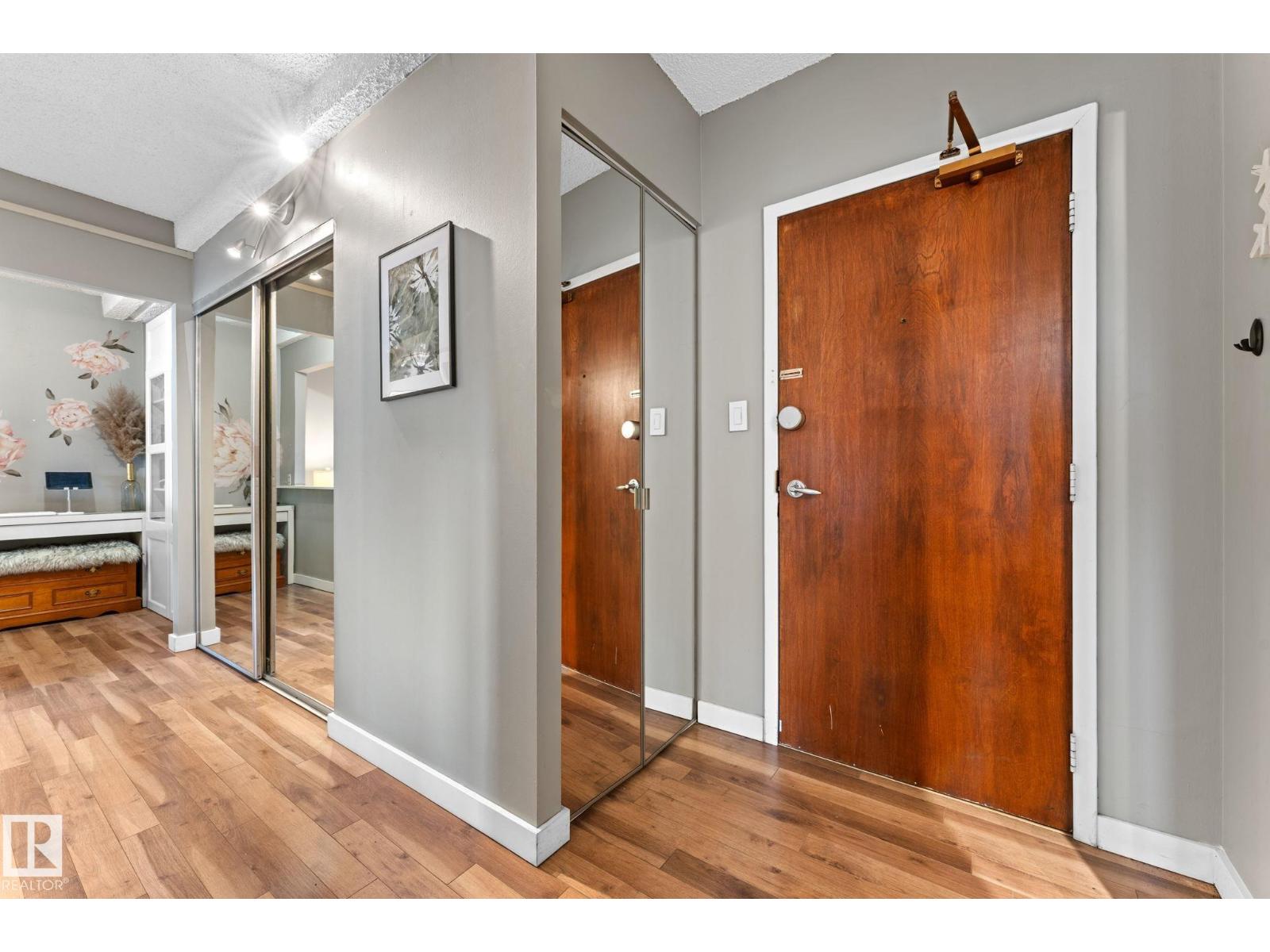 #1911 9918 101 ST NW, Edmonton