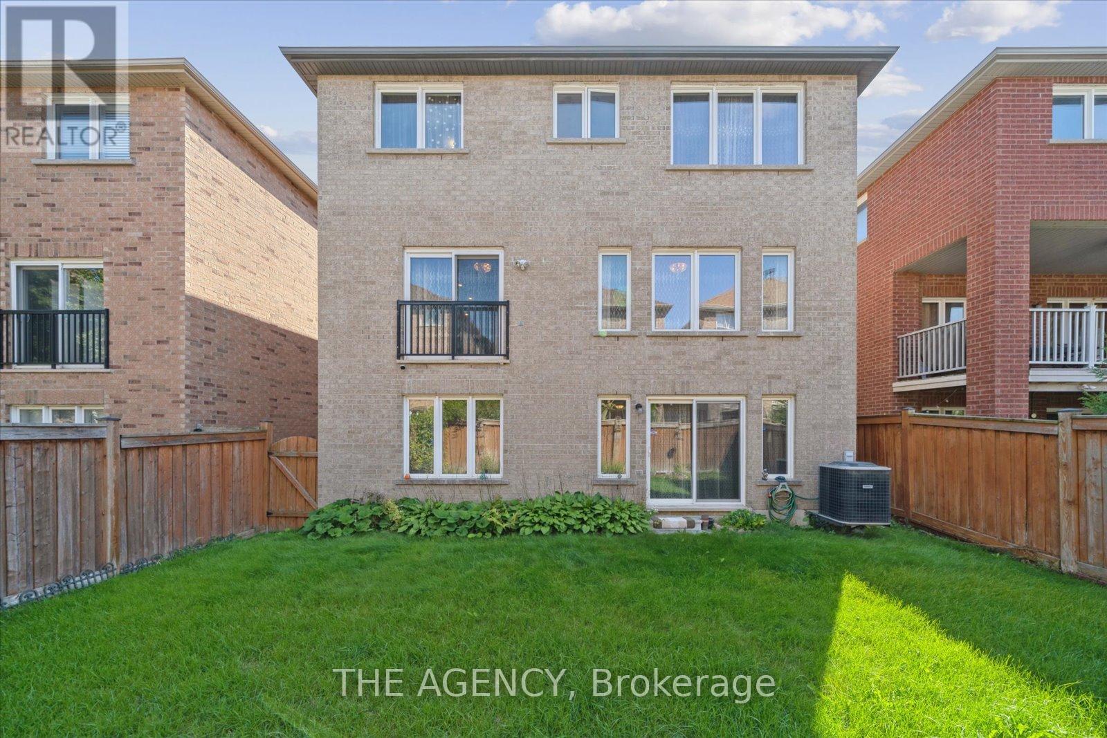 32 TIMNA CRESCENT - 31