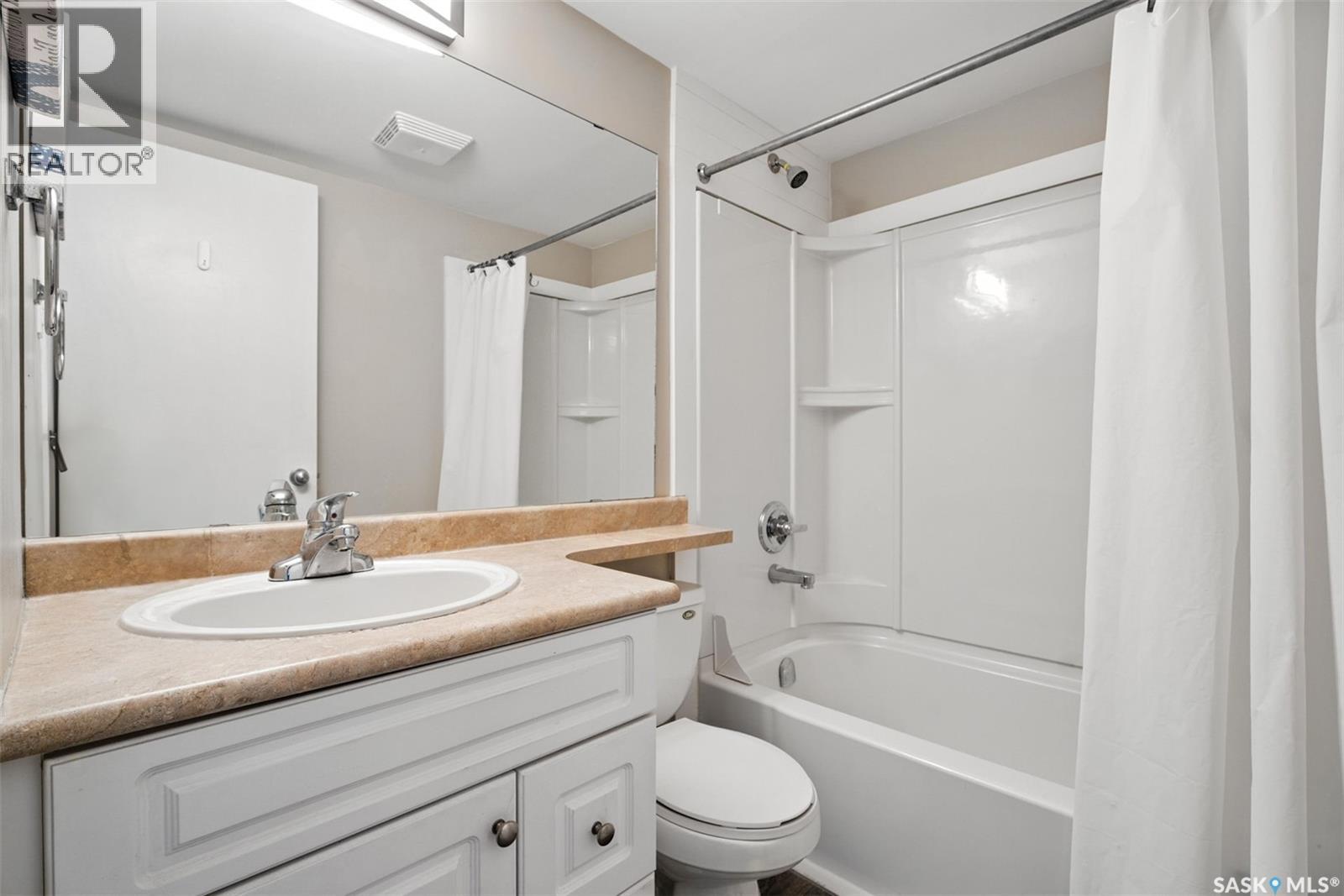 #15 20 ASSINIBOINE DRIVE - 11