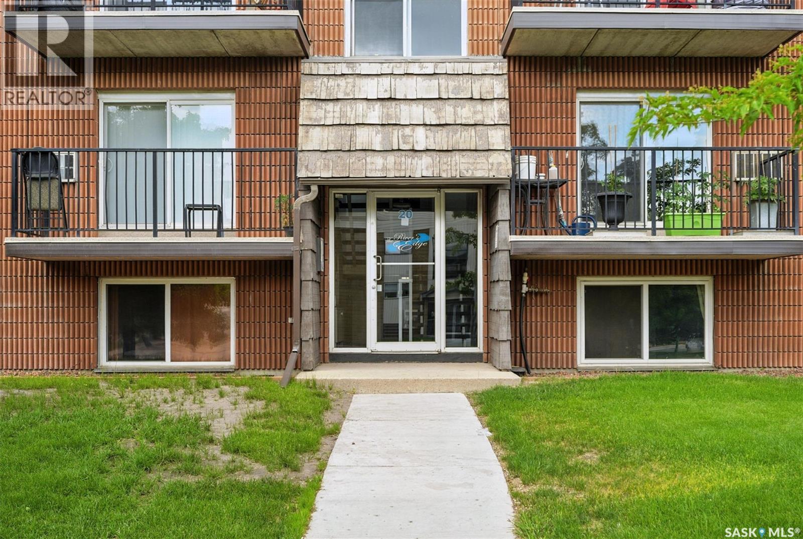#15 20 ASSINIBOINE DRIVE - Image 3