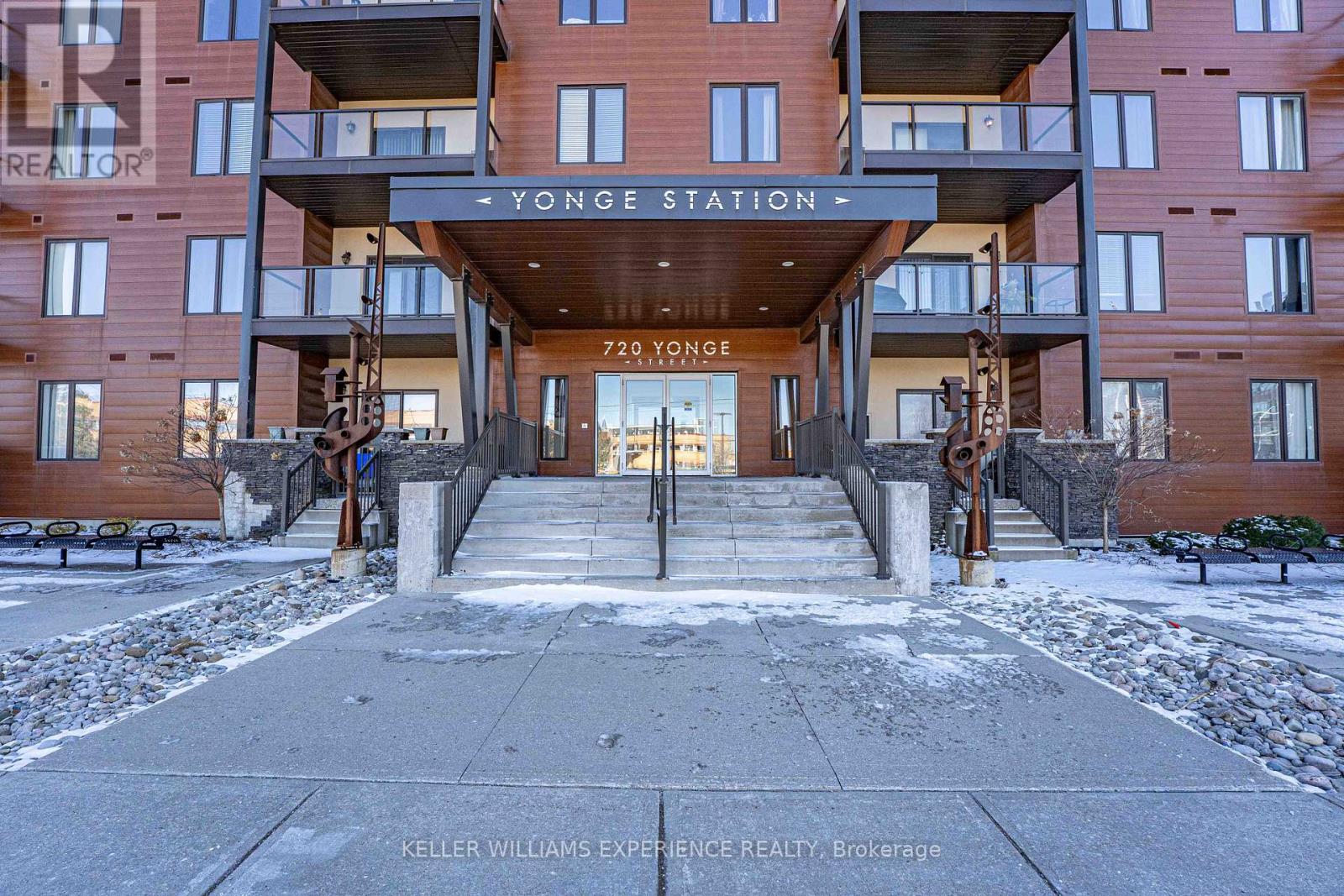 307 - 720 YONGE STREET