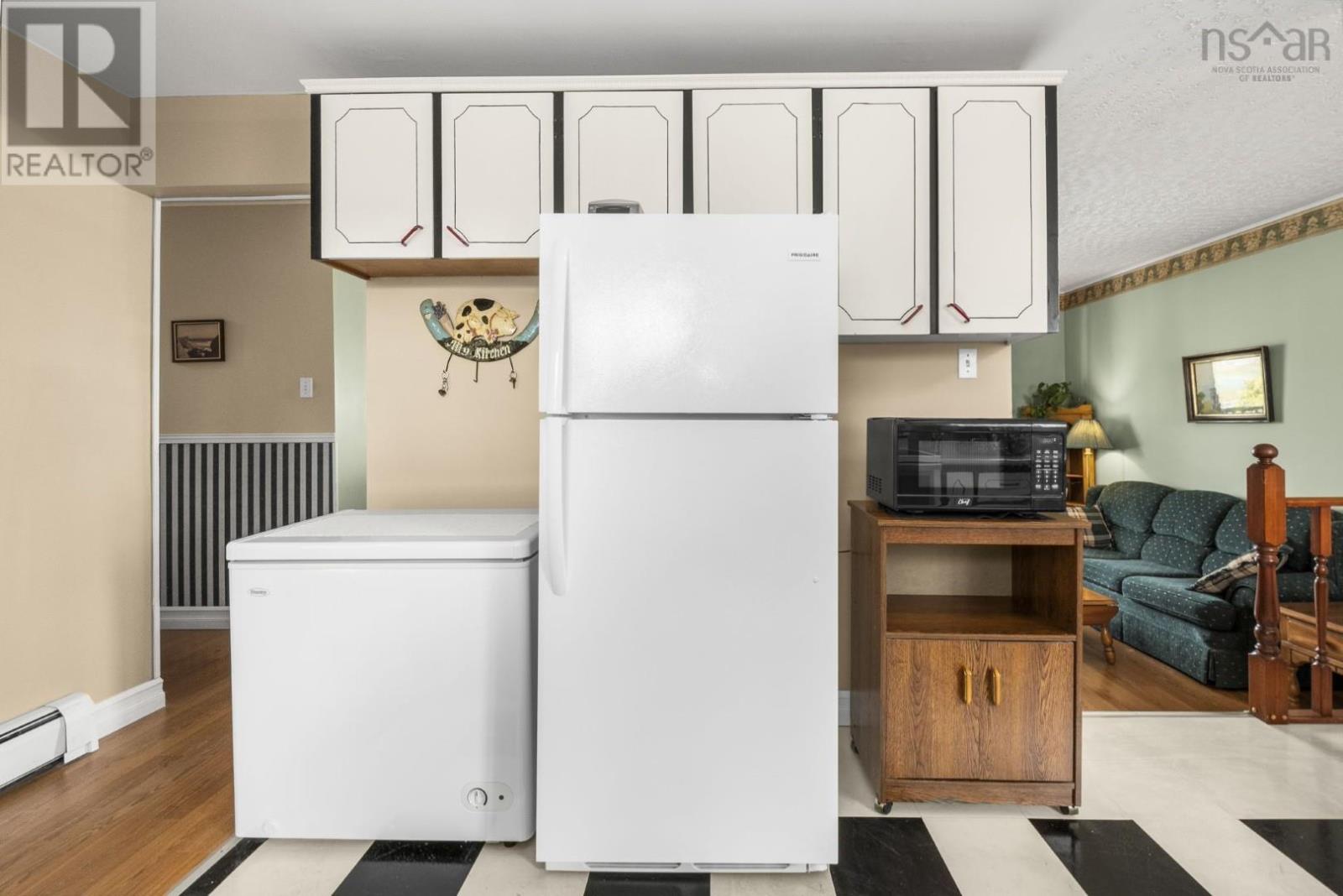 Property 11 of 49 of 19 Shalimar Crescent