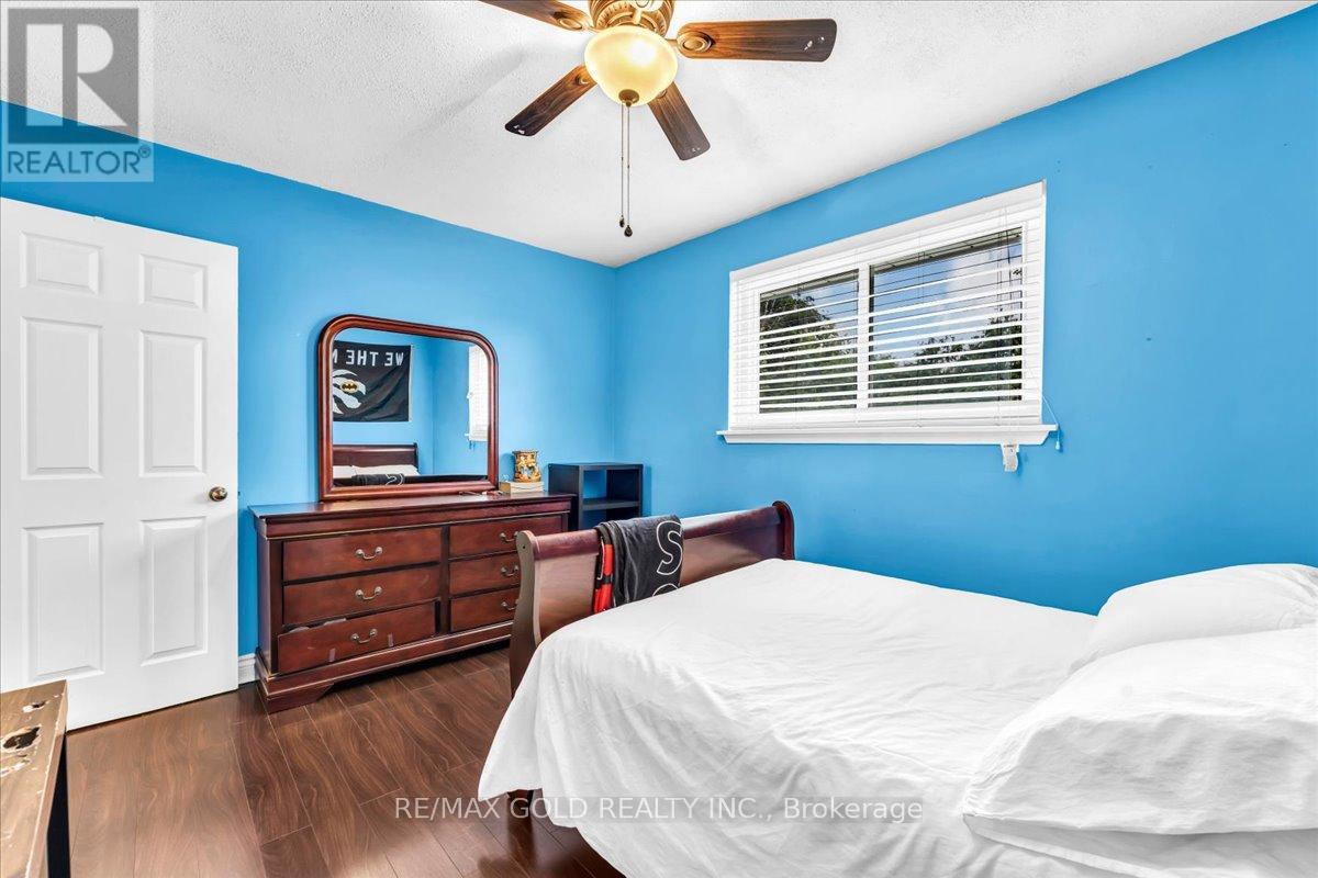 53 DORCHESTER DRIVE - 24