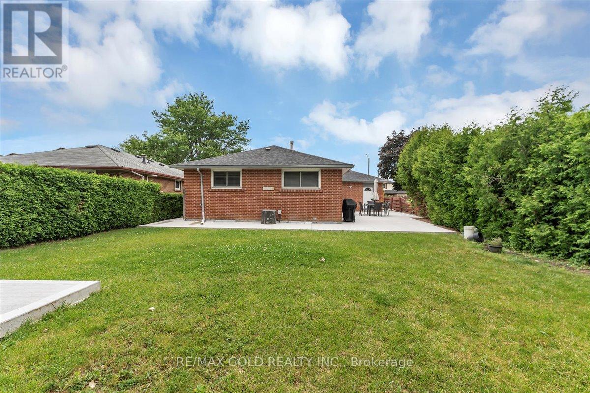 53 DORCHESTER DRIVE - 42