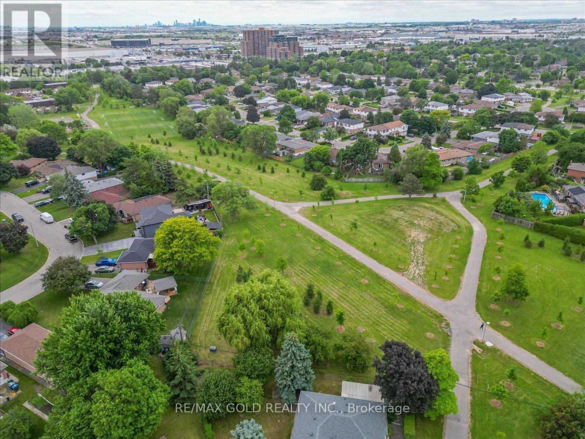 53 DORCHESTER DRIVE - 45