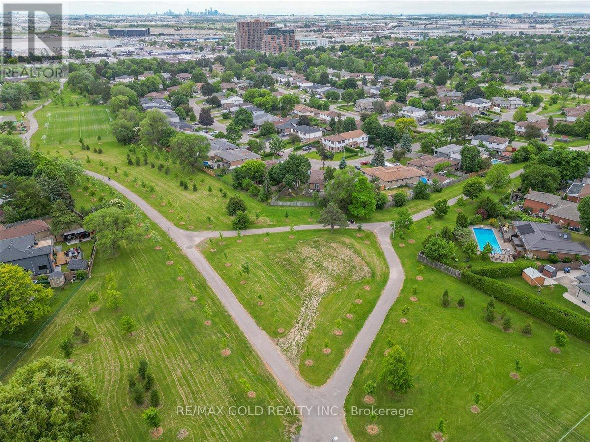53 DORCHESTER DRIVE - 46