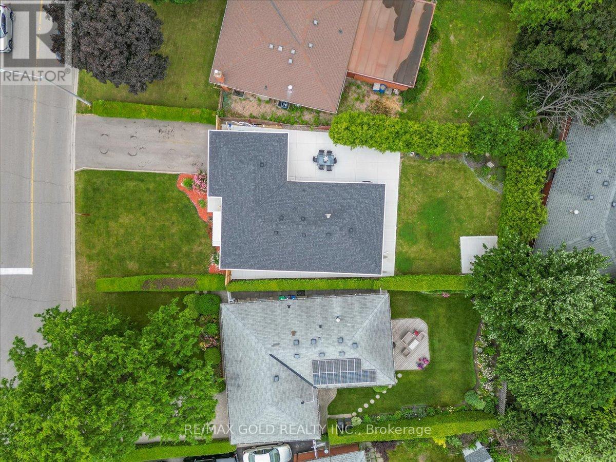 53 DORCHESTER DRIVE - 48
