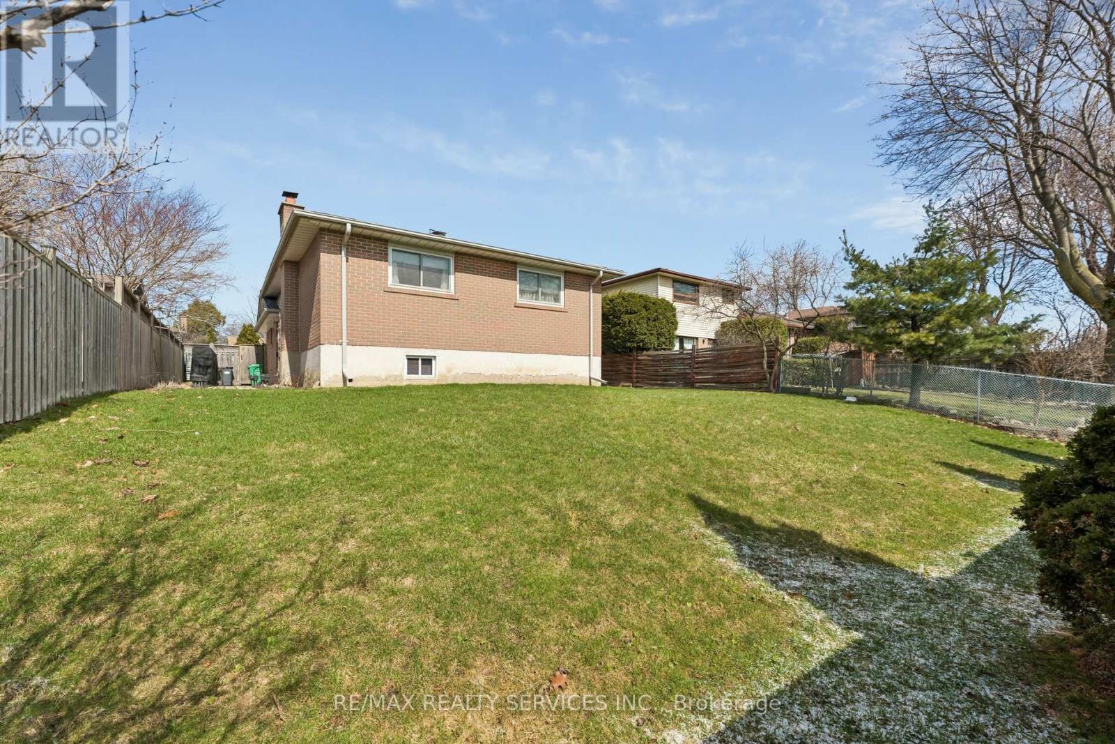 21 WILLIS DRIVE - 45