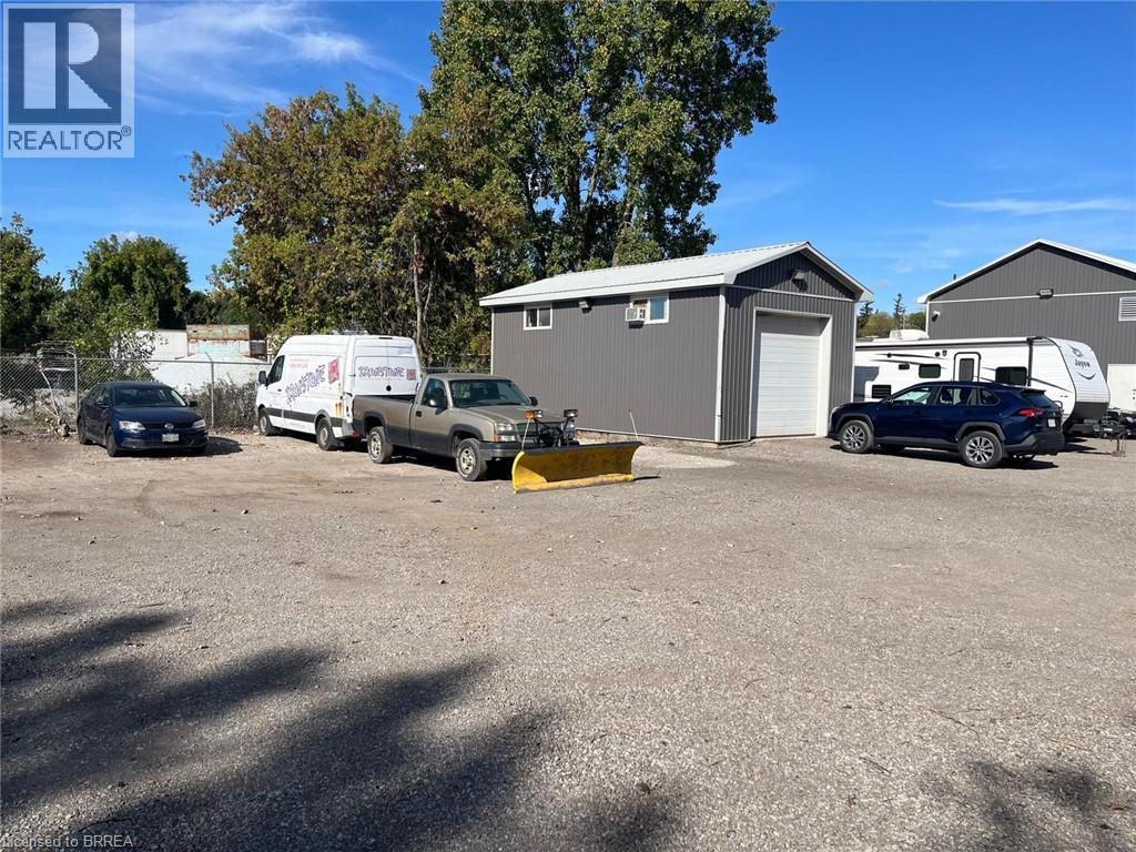 48 HENRY Street Unit# A2, Brantford, Ontario, N3R1Z8 — Photo 2