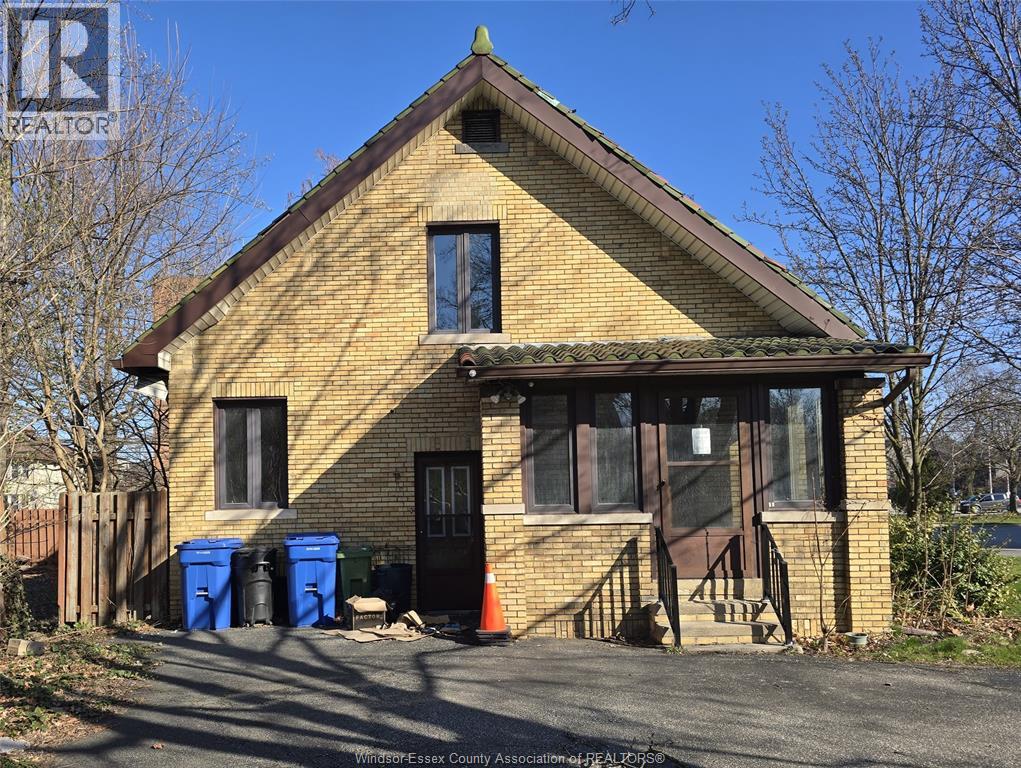 2311 UNIVERSITY AVENUE