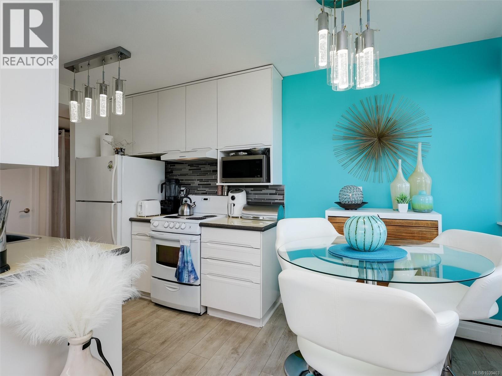 #1401 647 MICHIGAN ST - 8