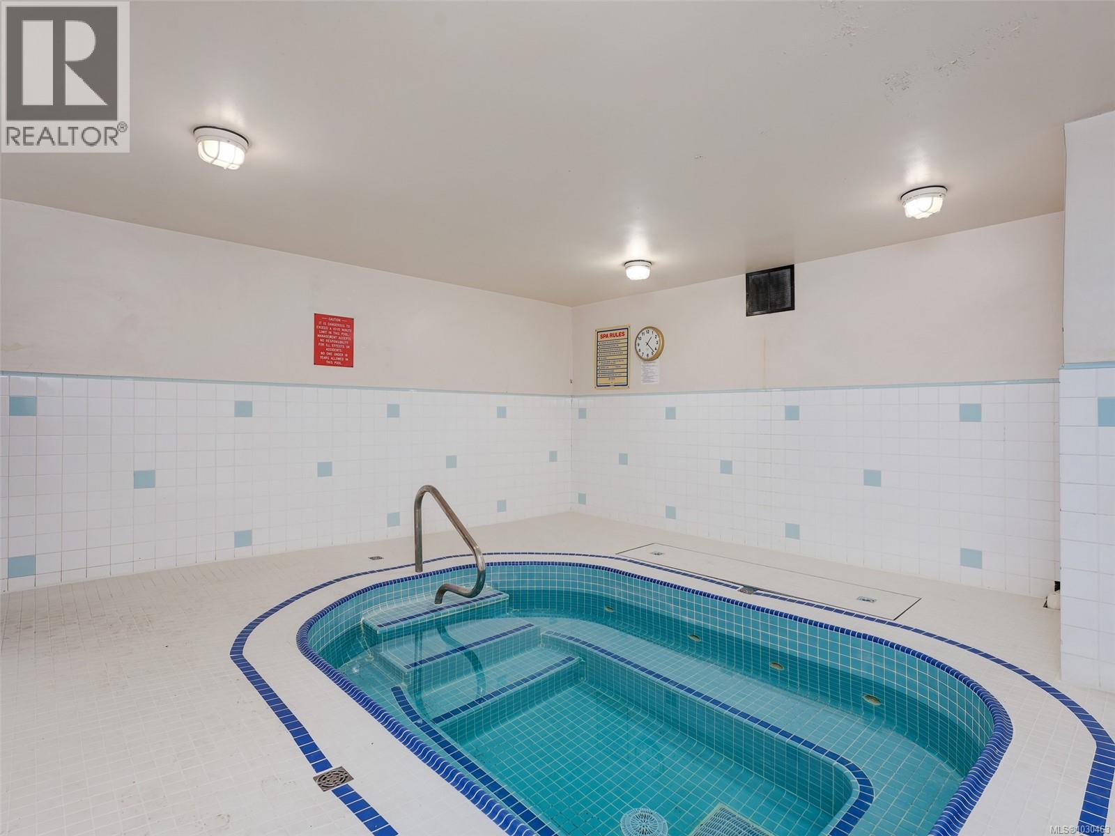 #1401 647 MICHIGAN ST - 23