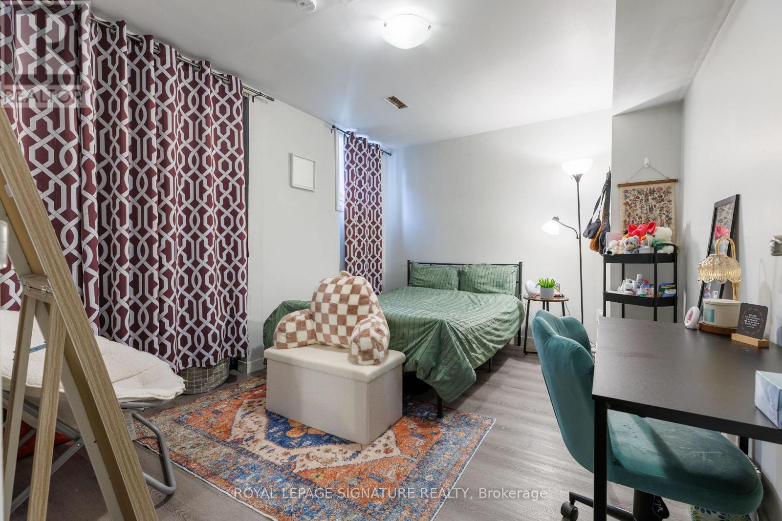 #5 1570 RICHMOND STREET - 19