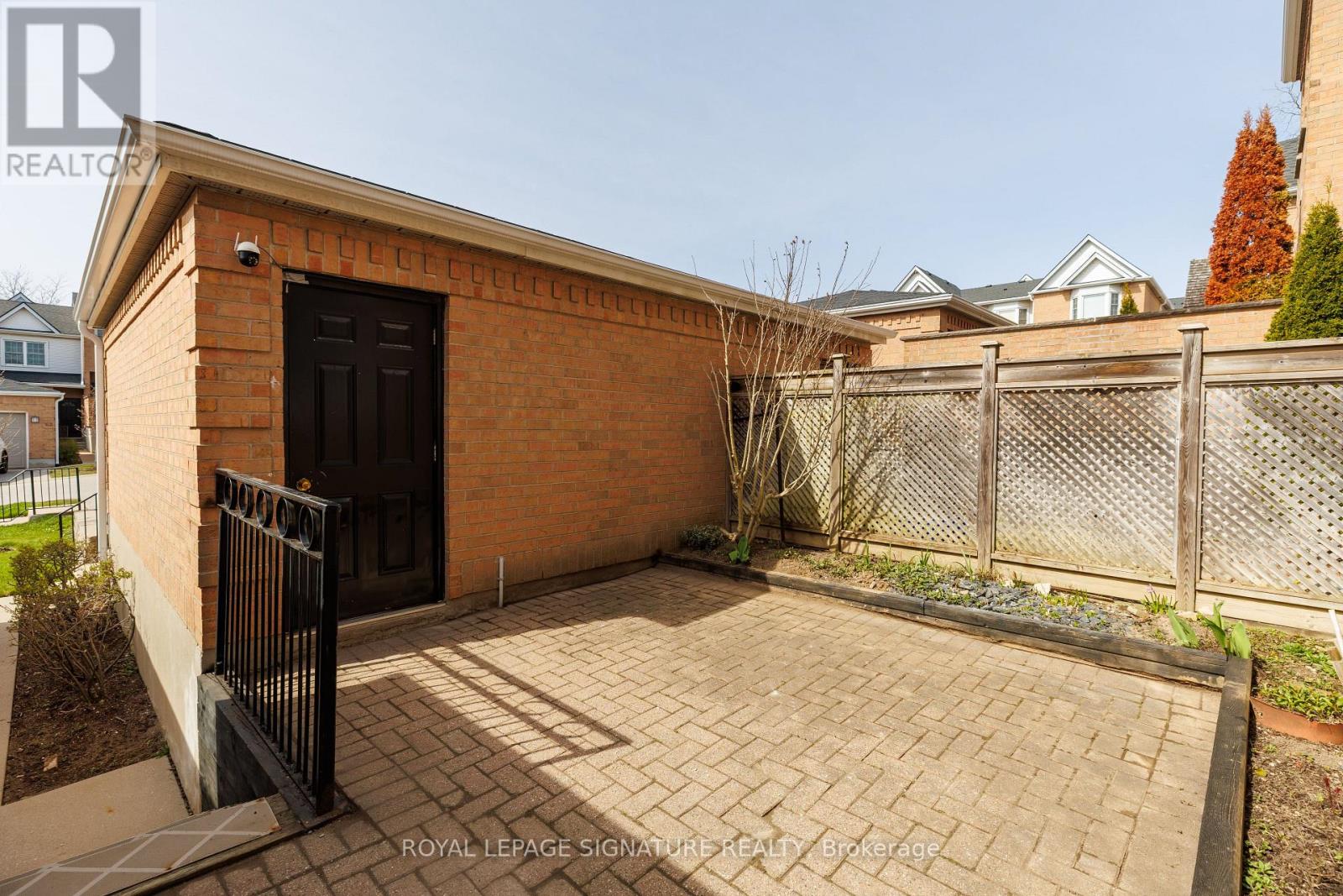 #5 1570 RICHMOND STREET - 4