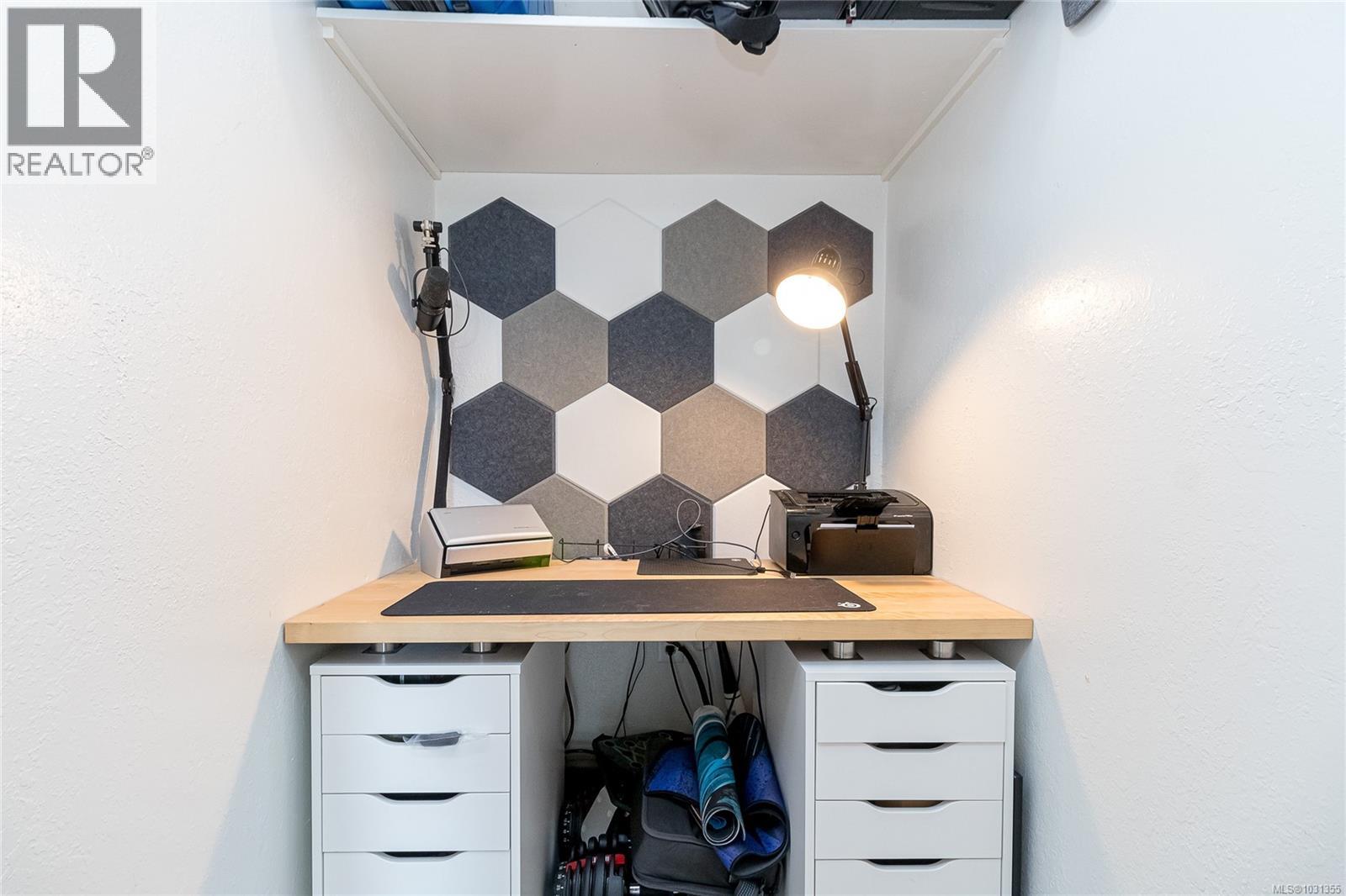 8 1331 Johnson St, Victoria