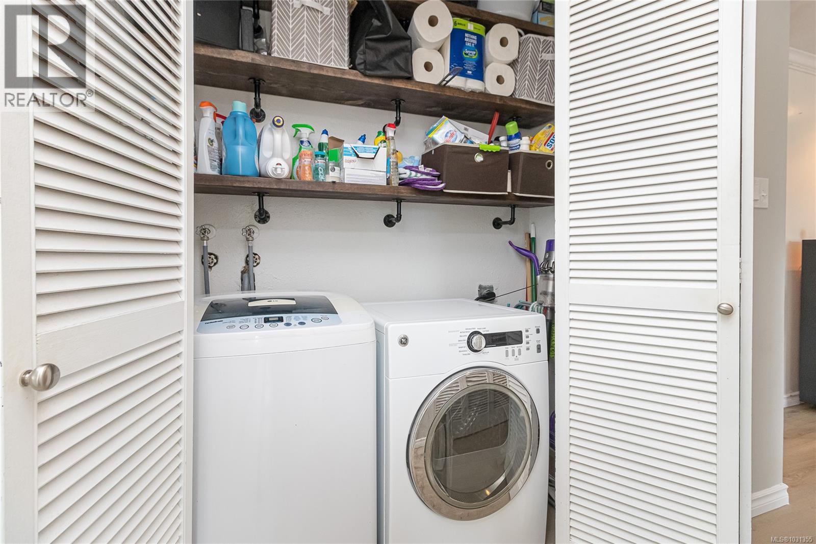 8 1331 Johnson St, Victoria