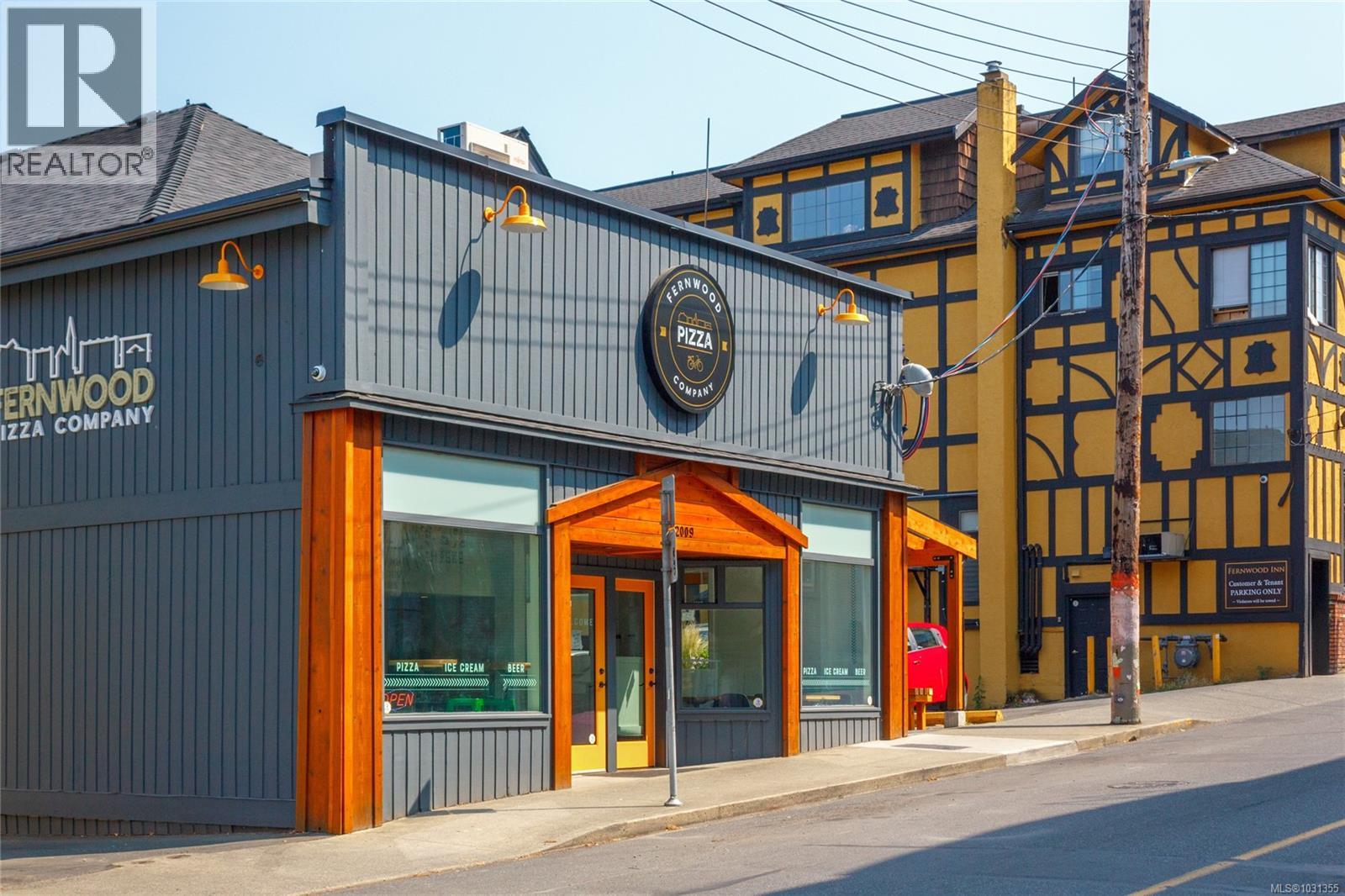 8 1331 Johnson St, Victoria