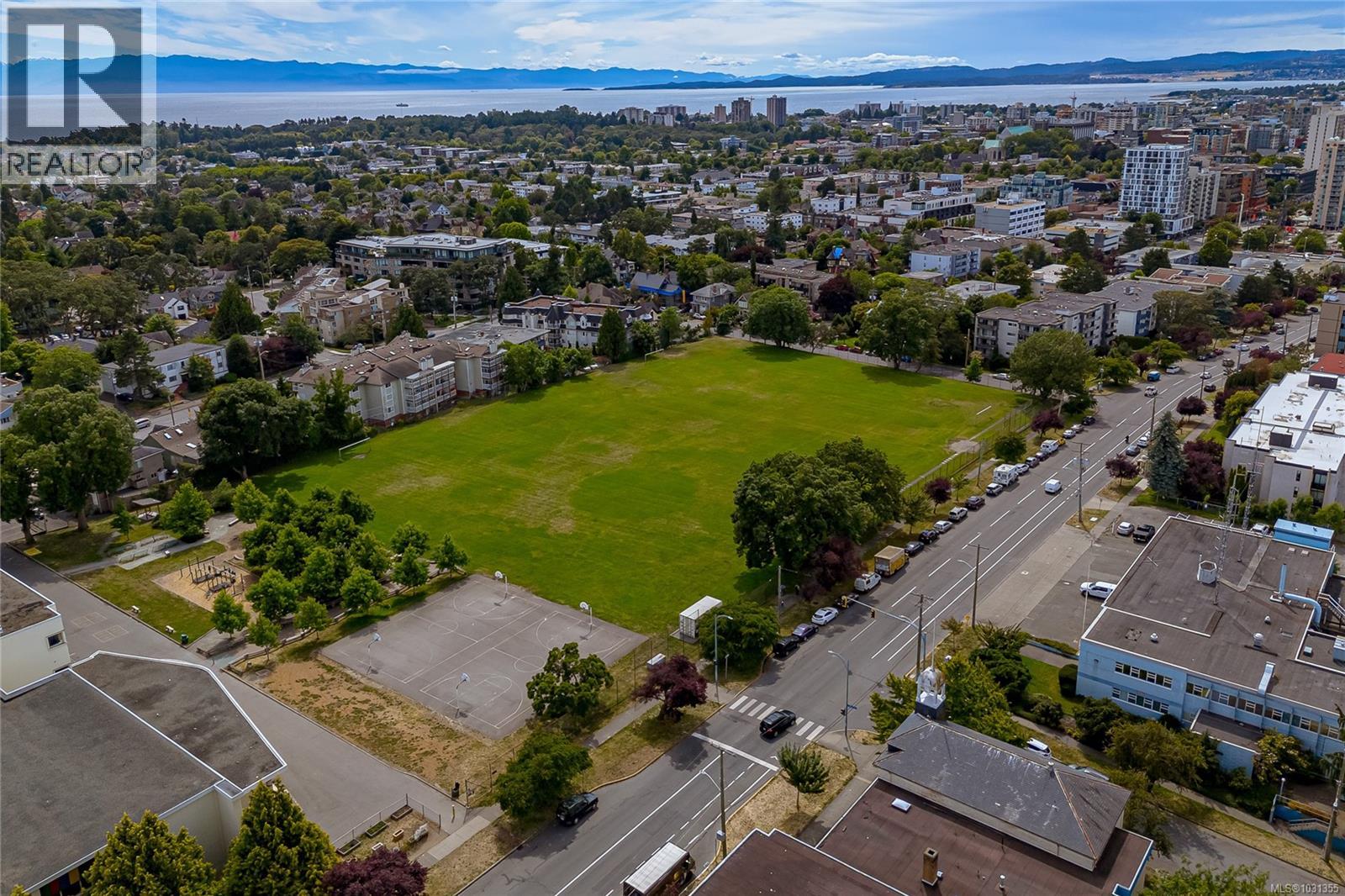 8 1331 Johnson St, Victoria