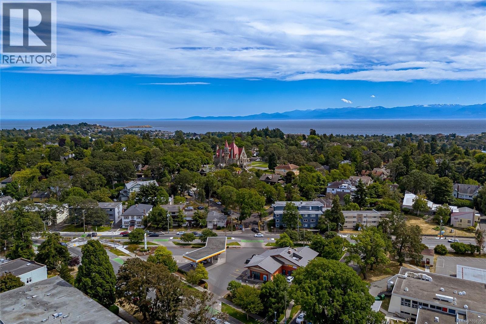 8 1331 Johnson St, Victoria