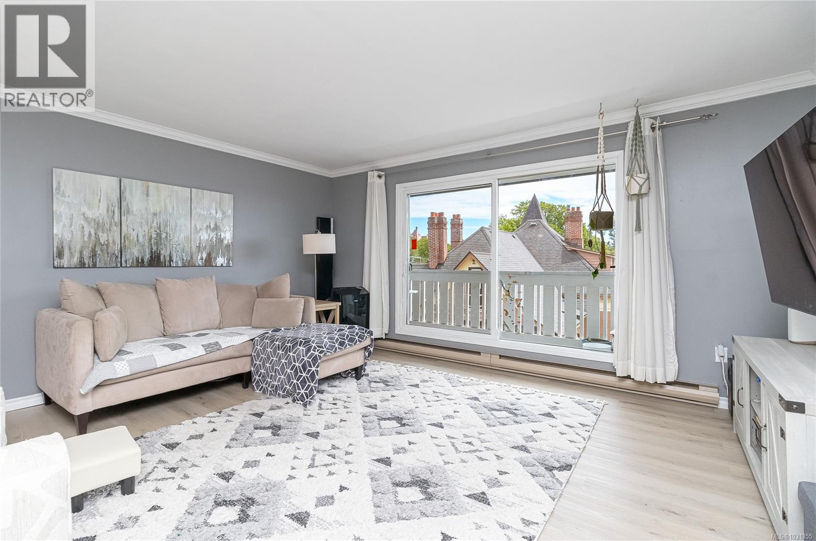 8 1331 Johnson St, Victoria