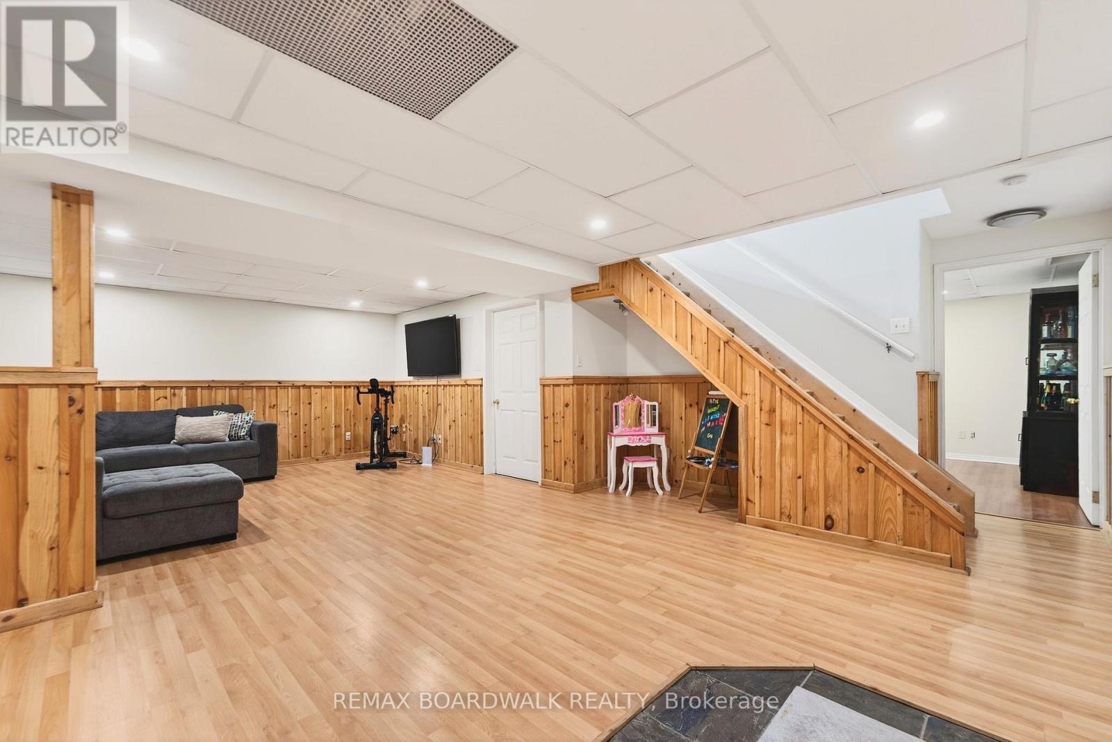 551 MCLACHLAN ROAD - 28
