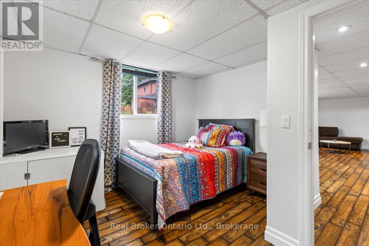 40 ARTHUR STREET W - 17