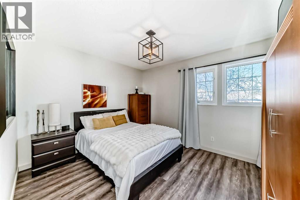 
          80 Hidden Point Northwest
            <br/>
            <span>Calgary</span>
            , 
            <span>AB</span>
             <span>T3A5P5</span>
         - Photo 24