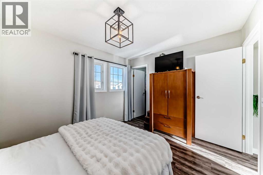 
          80 Hidden Point Northwest
            <br/>
            <span>Calgary</span>
            , 
            <span>AB</span>
             <span>T3A5P5</span>
         - Photo 25