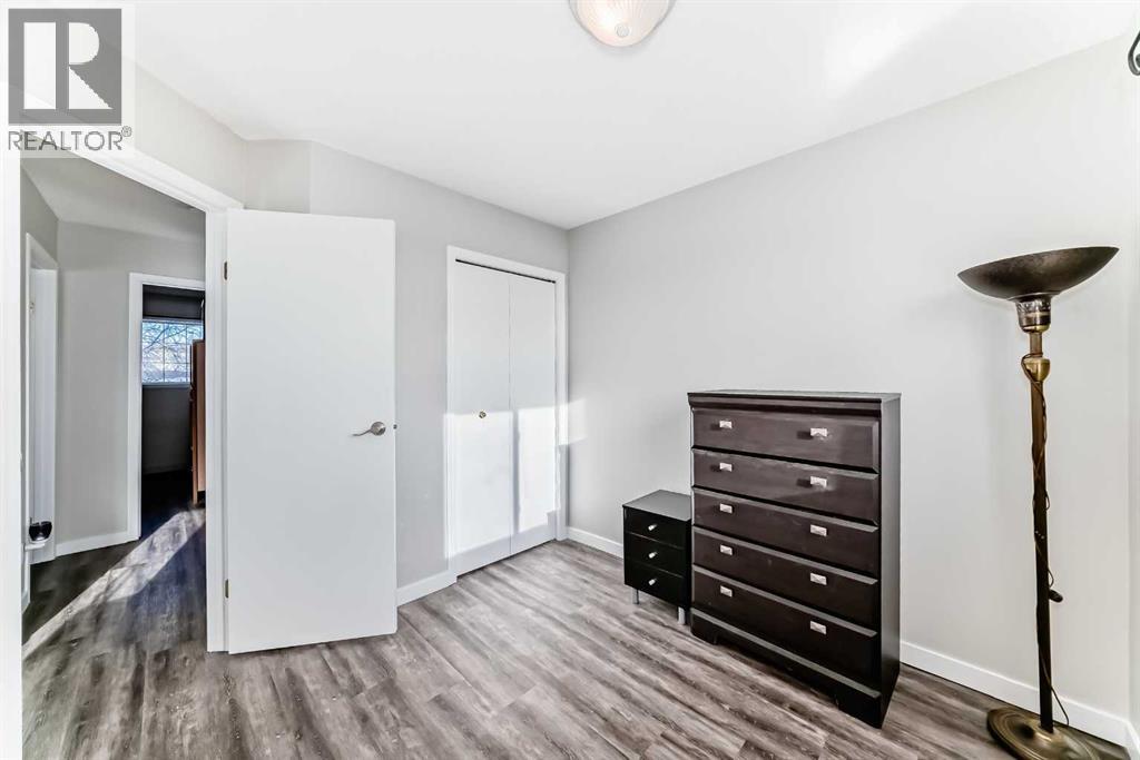 
          80 Hidden Point Northwest
            <br/>
            <span>Calgary</span>
            , 
            <span>AB</span>
             <span>T3A5P5</span>
         - Photo 31