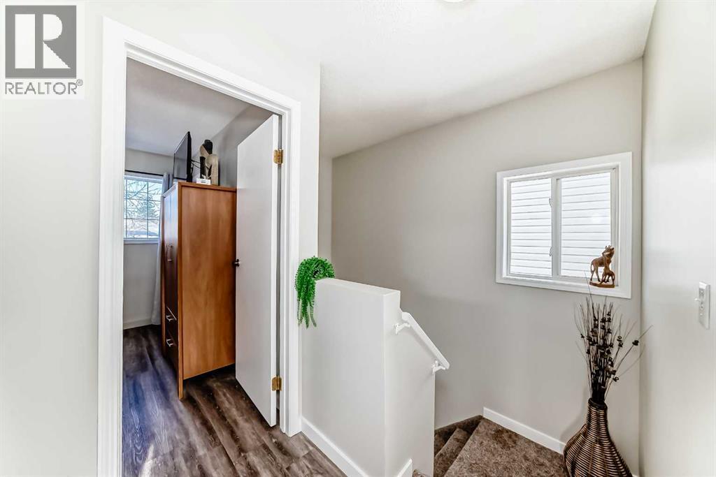 
          80 Hidden Point Northwest
            <br/>
            <span>Calgary</span>
            , 
            <span>AB</span>
             <span>T3A5P5</span>
         - Photo 35