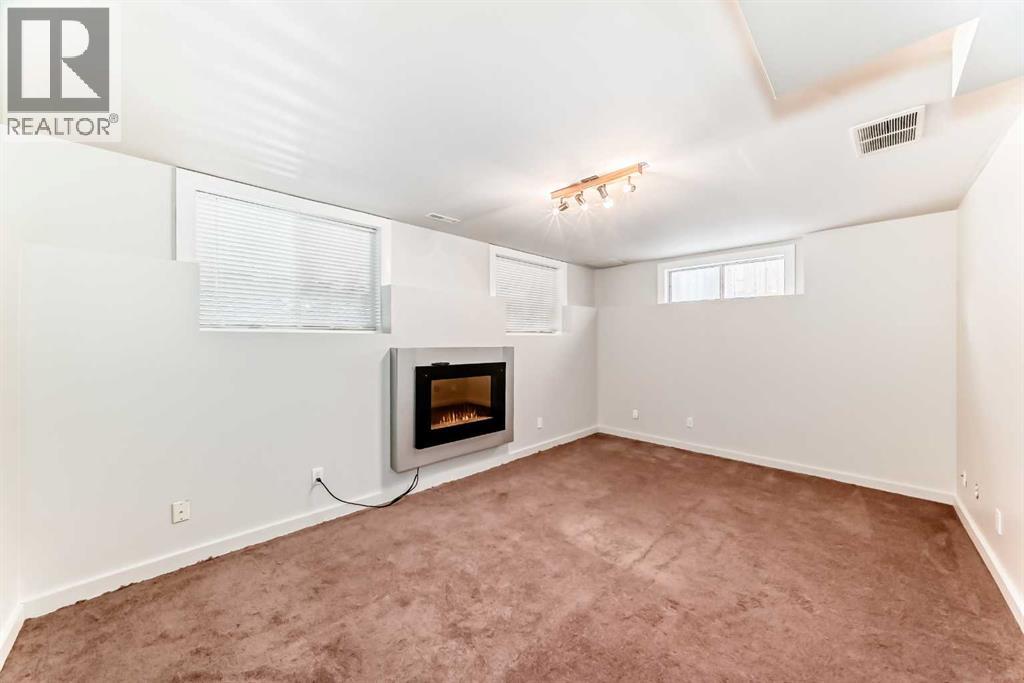 
          80 Hidden Point Northwest
            <br/>
            <span>Calgary</span>
            , 
            <span>AB</span>
             <span>T3A5P5</span>
         - Photo 37