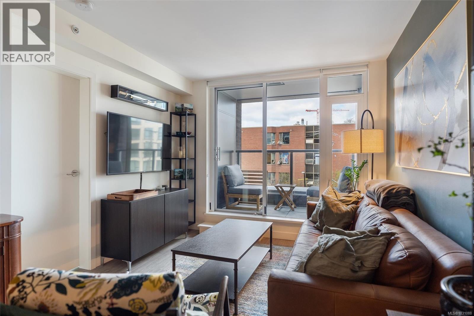 #401 845 Johnson St - 10