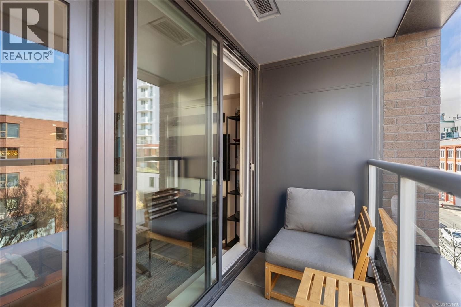 401 845 Johnson St, Victoria