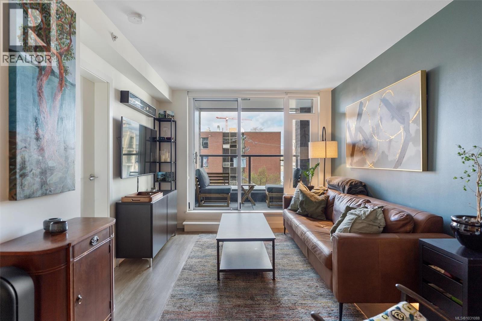 #401 845 Johnson St - 11