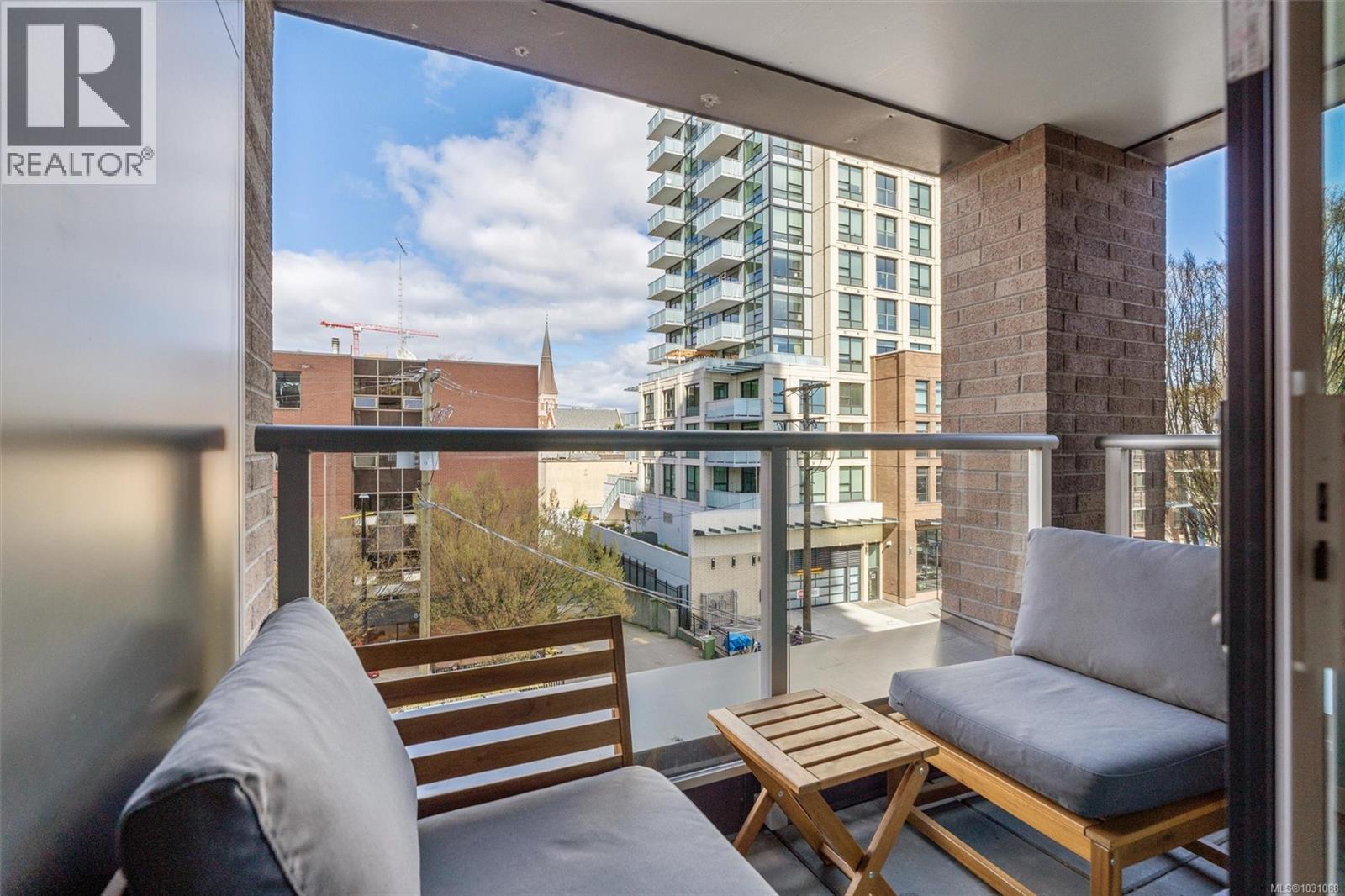 #401 845 Johnson St - 13