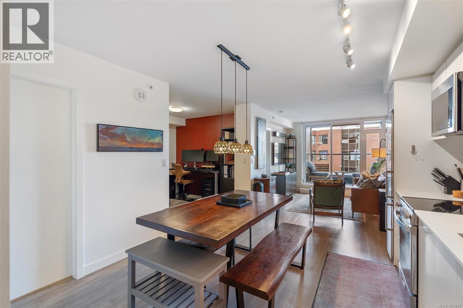 #401 845 Johnson St - 5