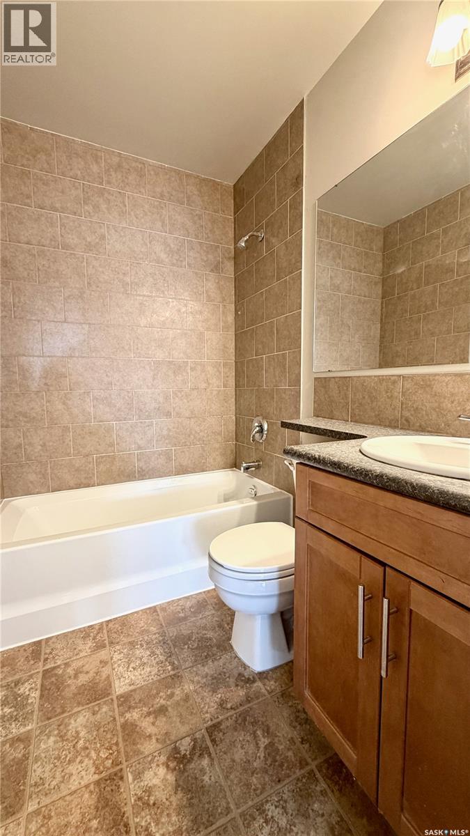 #303 2613 BROADWAY AVENUE - 17