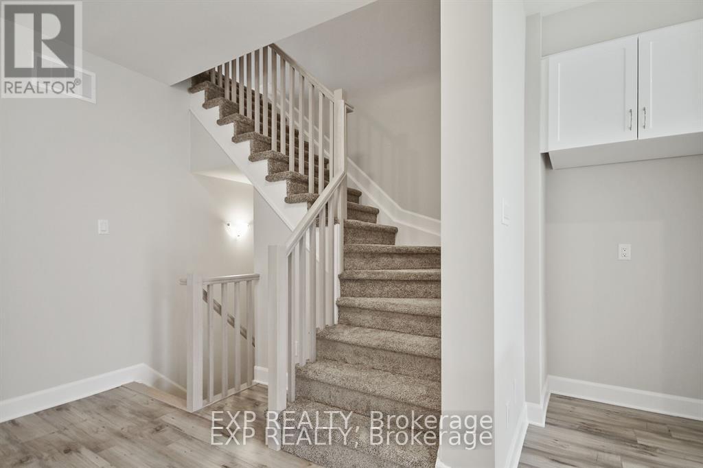 18 REYNOLDS AVENUE - 10