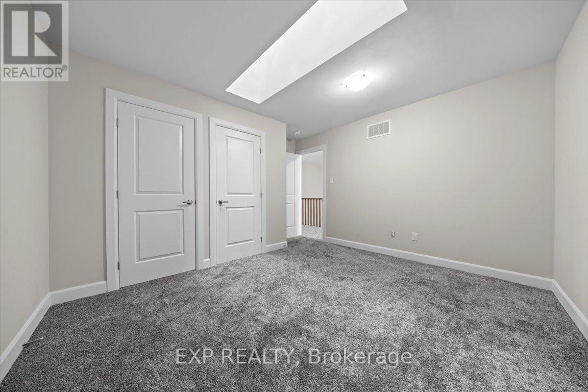 70 EASTWOOD DRIVE - 29
