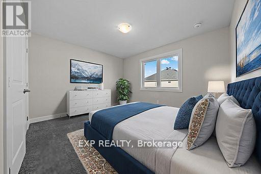 70 EASTWOOD DRIVE - 32