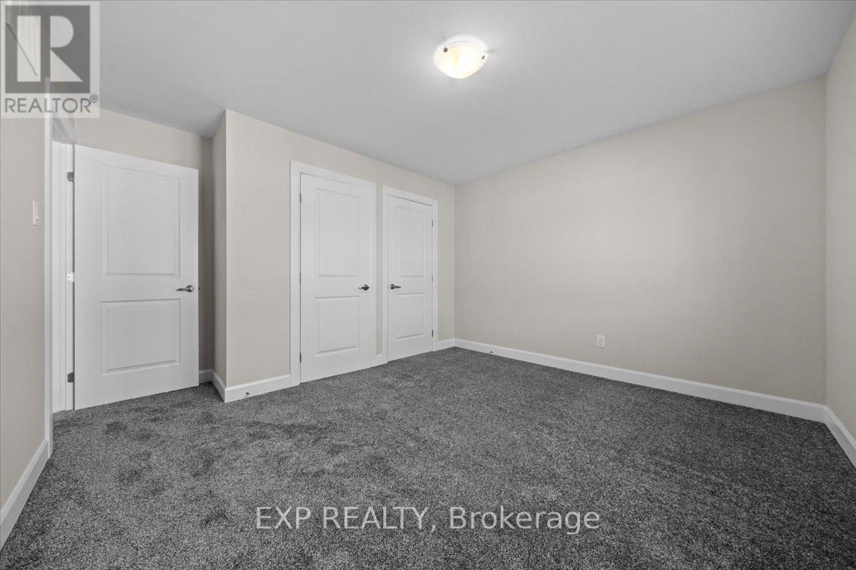 70 EASTWOOD DRIVE - 35