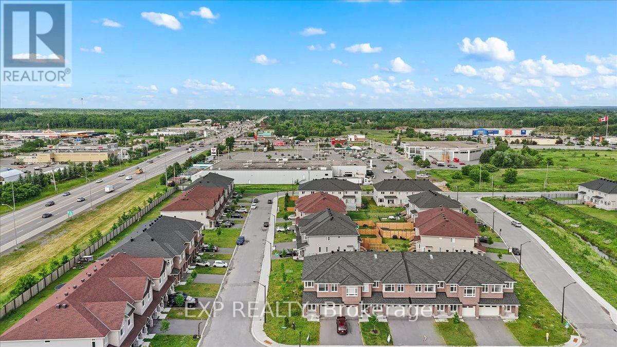 70 EASTWOOD DRIVE - 43