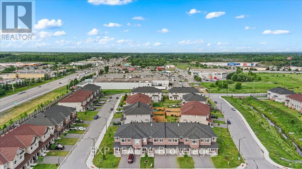 70 EASTWOOD DRIVE - 44