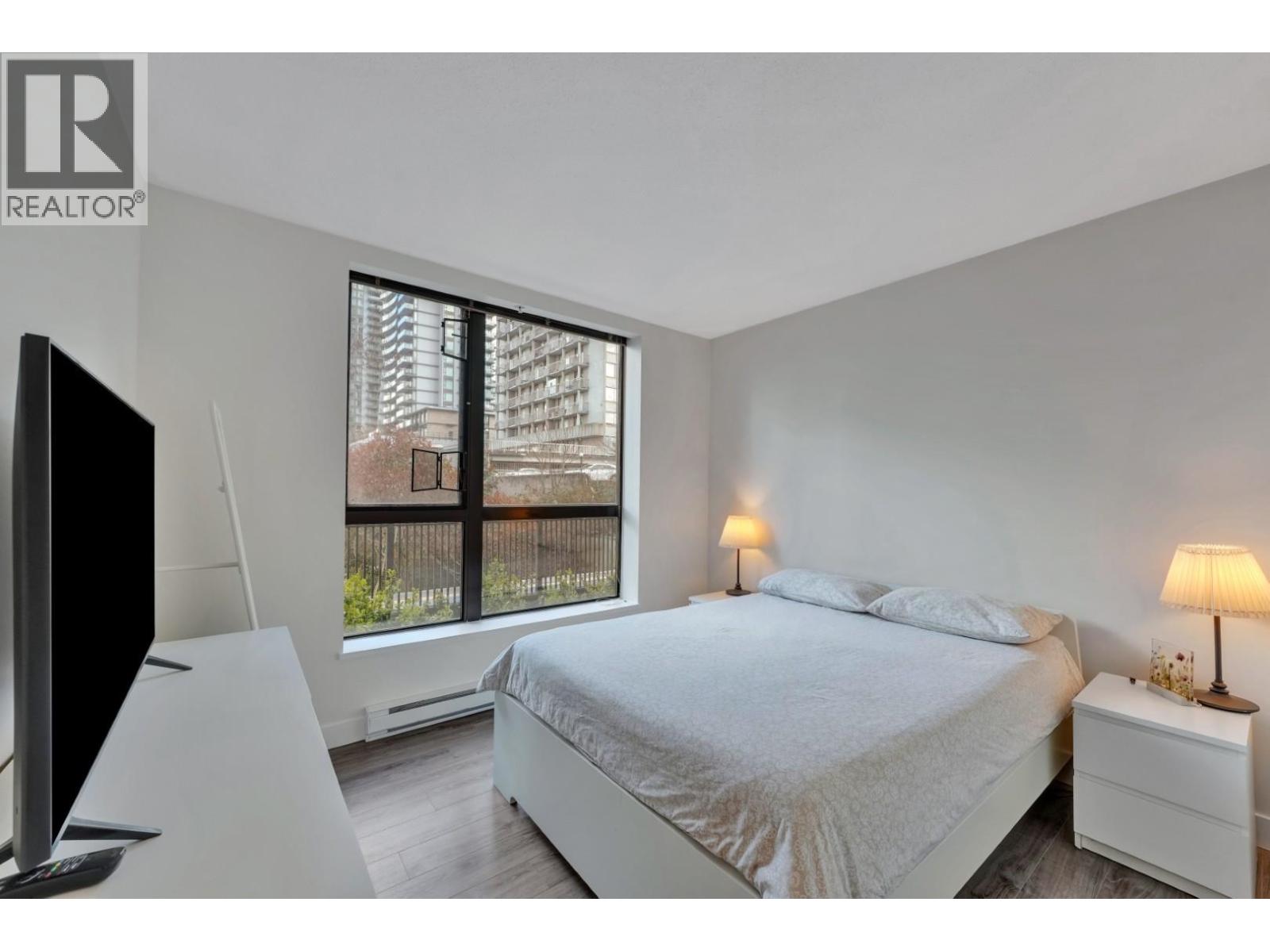 304 511 ROCHESTER AVENUE, Coquitlam