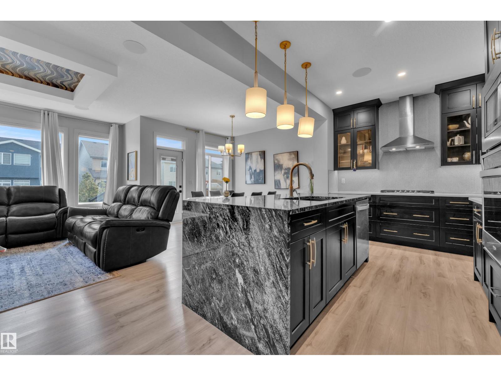 5213 22A AV SW, Edmonton