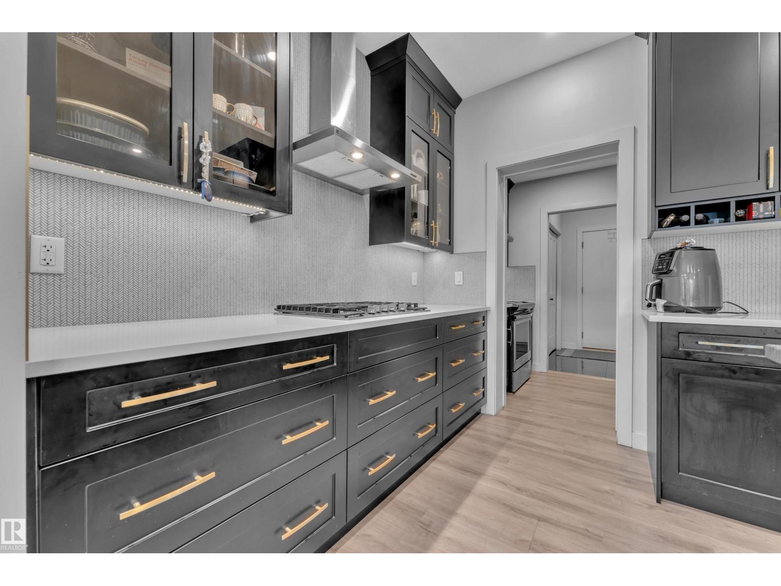 5213 22A AV SW, Edmonton