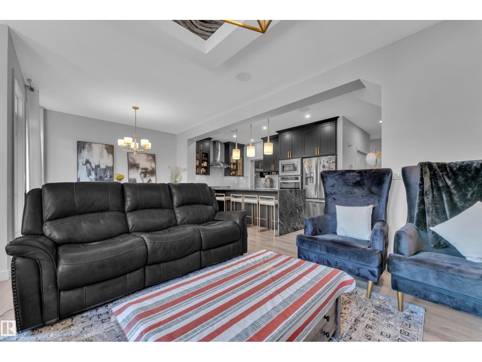 5213 22A AV SW, Edmonton