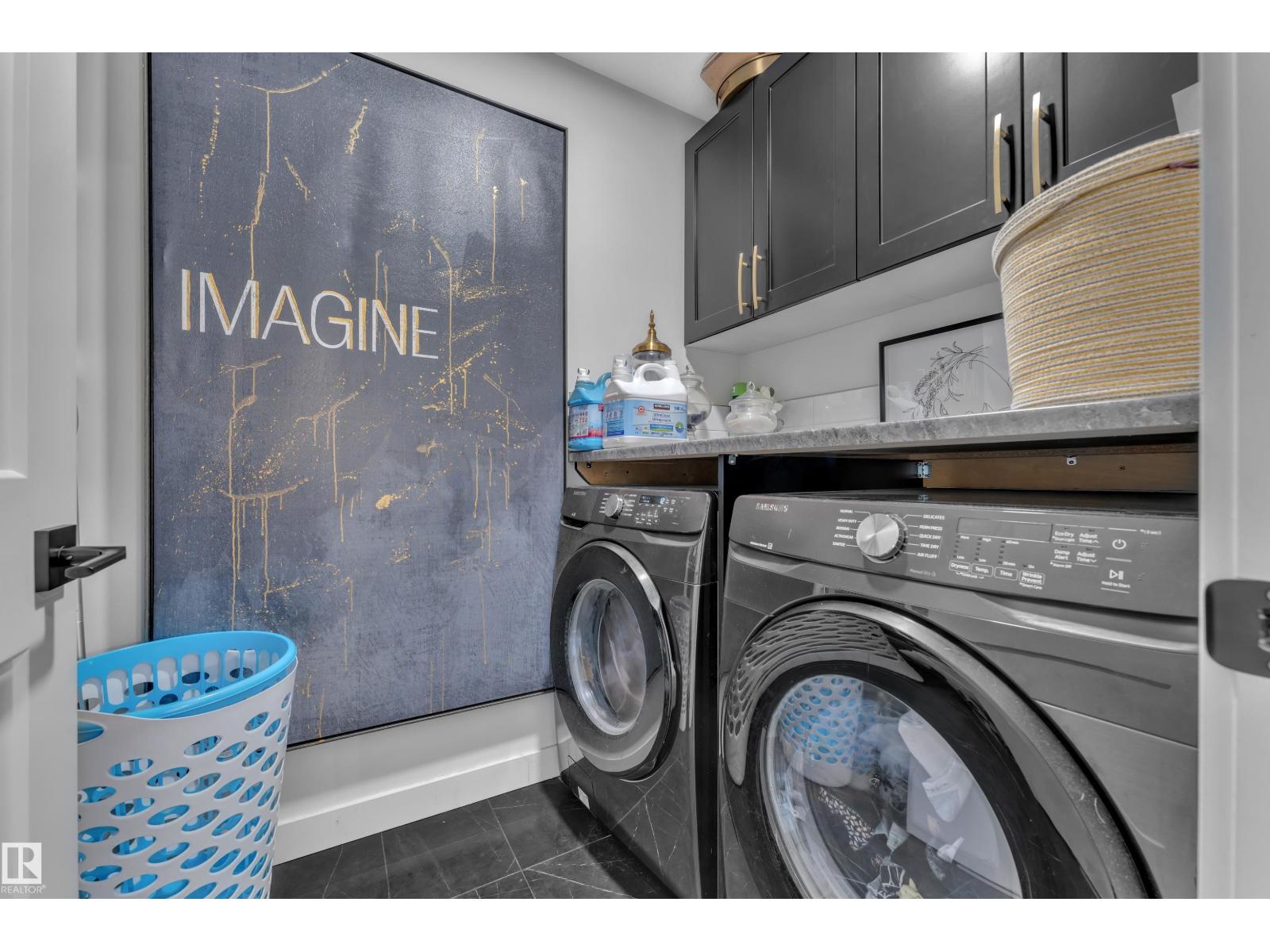 5213 22A AV SW, Edmonton