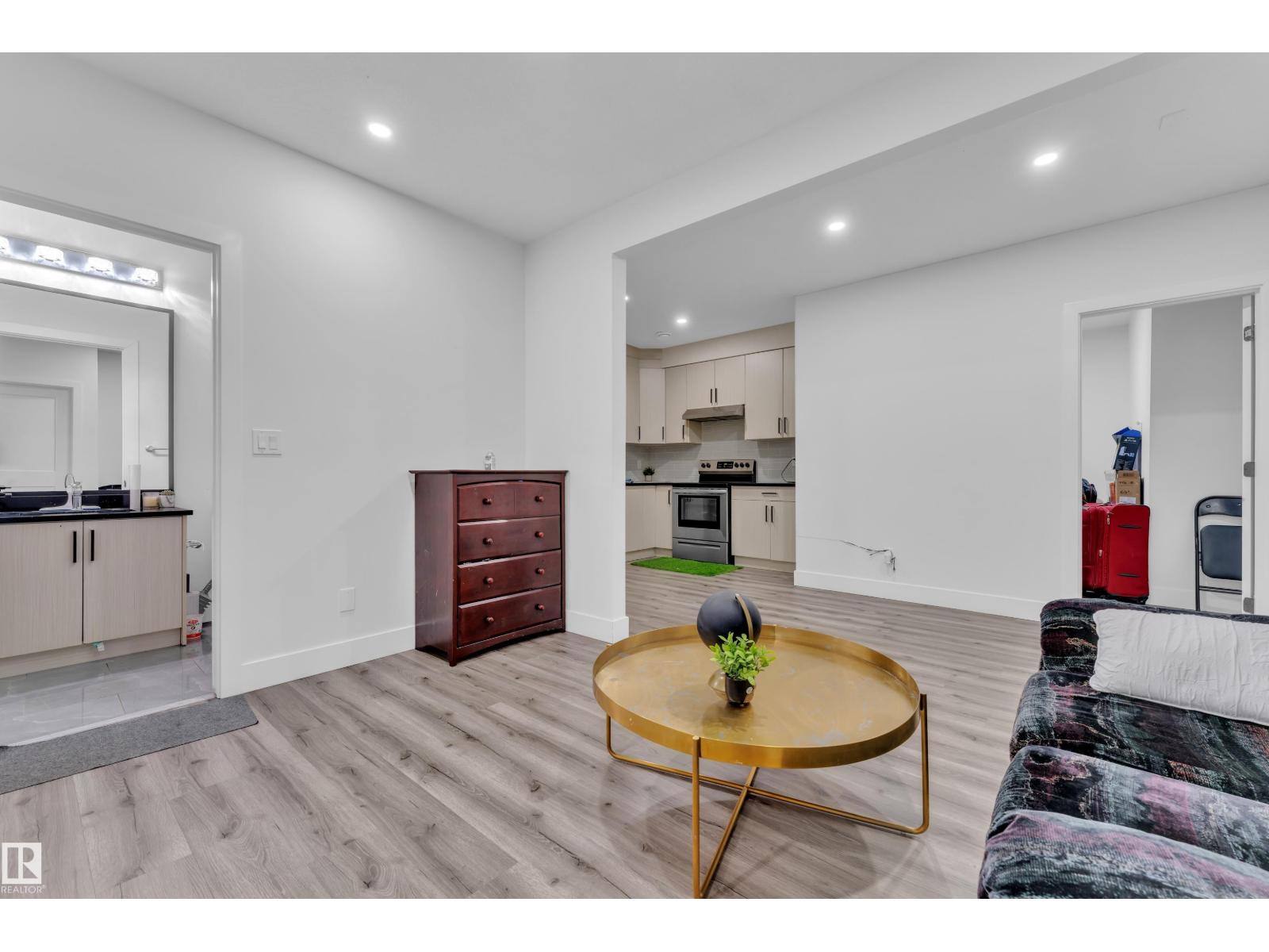 5213 22A AV SW, Edmonton